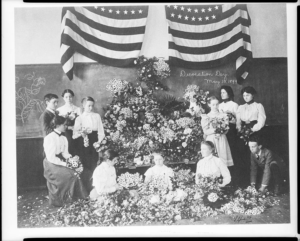 Daisies gathered for Decoration Day, May 30, 1899. Frances Benjamin Johnston, 1899. (Johnston [Frances Benjamin] Collection, Prints & Photographs Division, Library of Congress).